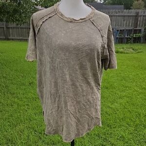 Zenana Outfitters Tan Short Sleeve Tee Size M